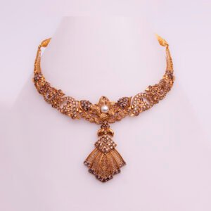 Necklace-set with pearls and zircons