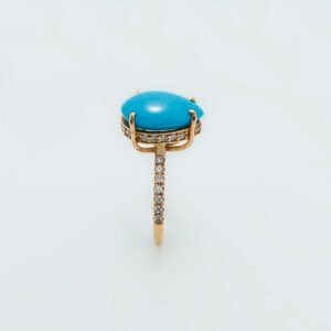 Elegant Turquoise Cabochon Ring