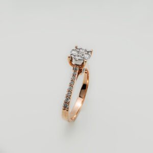 18K Gold Diamond Cluster Ring